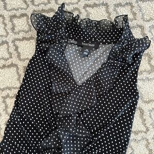 White House Black Market Black and White Polka-dotted Sleeveless Blouse Size XS